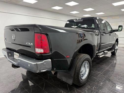 2018 RAM 3500 Big Horn Crew Cab 4x4 8' Box