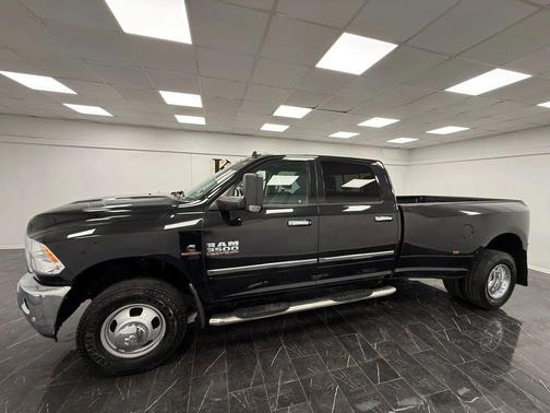 2018 RAM 3500 Big Horn Crew Cab 4x4 8' Box