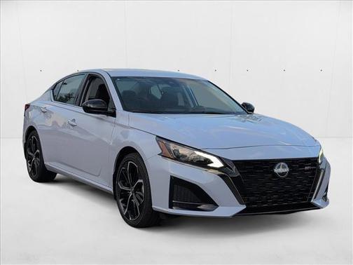 2025 Nissan Altima SR FWD