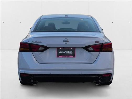 2025 Nissan Altima SR FWD