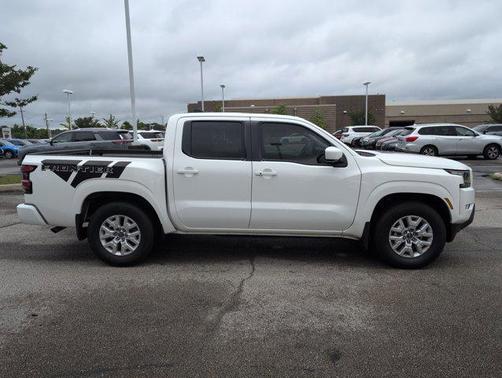 2023 Nissan Frontier SV
