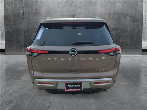 2025 Nissan Pathfinder Platinum 4WD