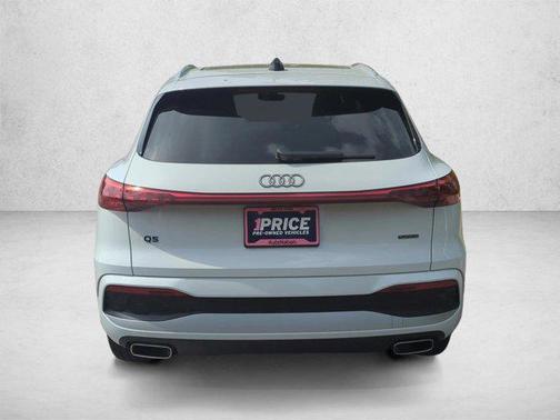 Glacier White Metallic 2025 Audi Q5 Premium Plus TFSI quattro S tronic