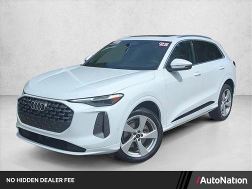 Glacier White Metallic 2025 Audi Q5 Premium Plus TFSI quattro S tronic