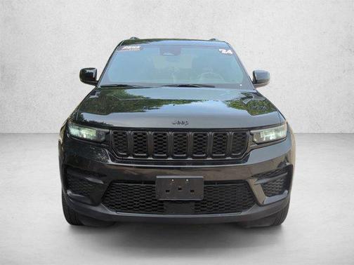 Diamond Black Crystal Pearlcoat 2024 Jeep Grand Cherokee Altitude
