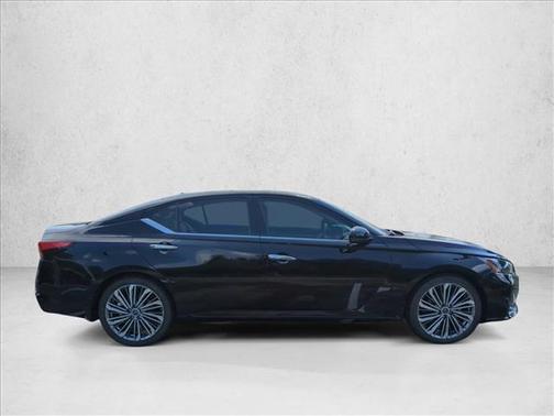 2024 Nissan Altima 2.5 SL