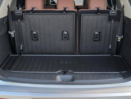 2025 Nissan Pathfinder Platinum FWD