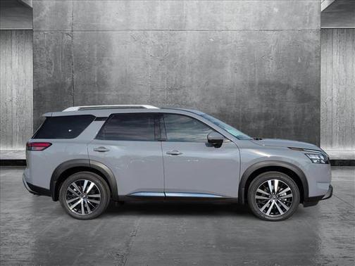 2025 Nissan Pathfinder Platinum FWD