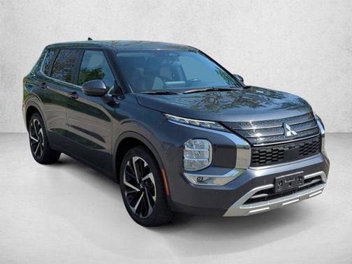 Black 2024 Mitsubishi Outlander SE 2.5 2WD