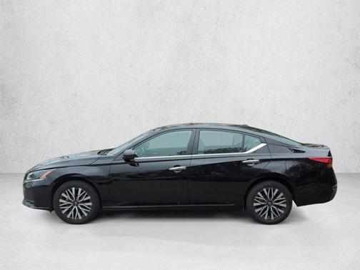 Super Black 2024 Nissan Altima 2.5 SV