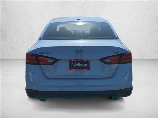 2025 Nissan Altima SR FWD