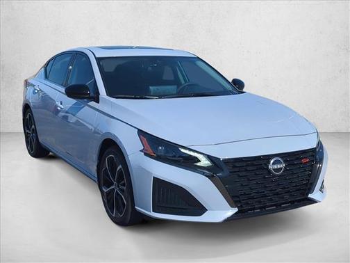 2025 Nissan Altima SR FWD