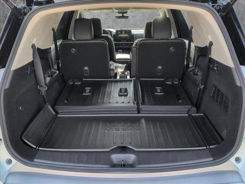 2025 Nissan Pathfinder Platinum FWD