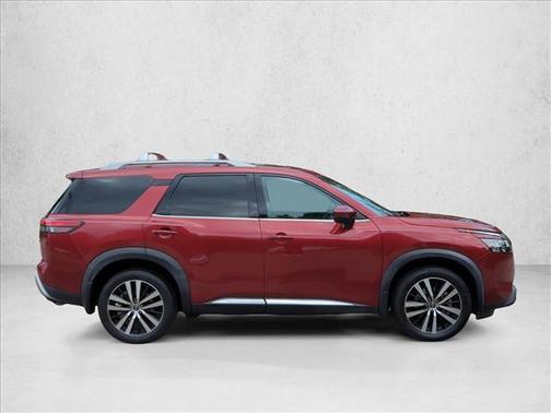 2023 Nissan Pathfinder Platinum FWD