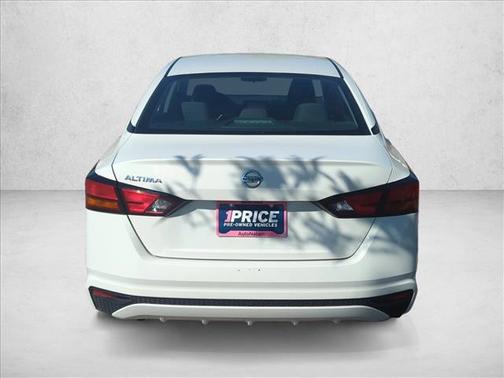 Glacier White 2022 Nissan Altima S FWD