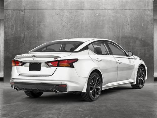 2025 Nissan Altima SR FWD