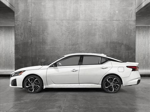 2025 Nissan Altima SR FWD