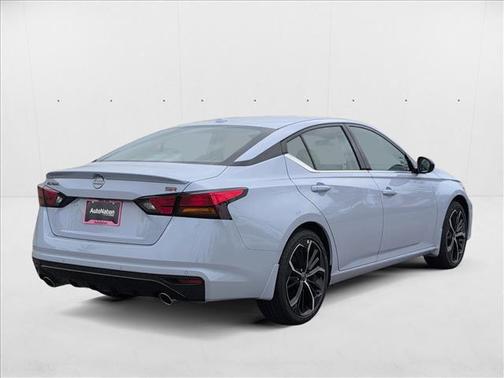 2025 Nissan Altima SR FWD