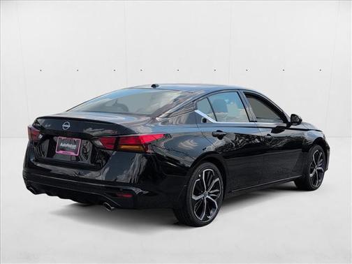 2025 Nissan Altima SR FWD