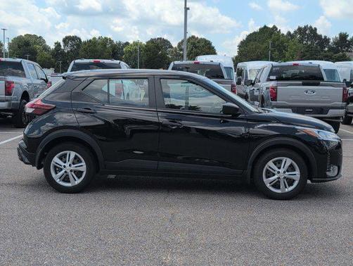 2023 Nissan Kicks S