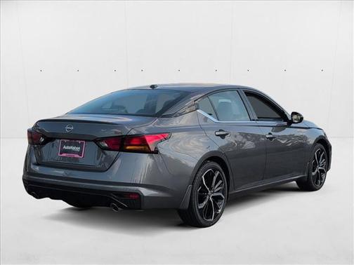 2025 Nissan Altima SR FWD