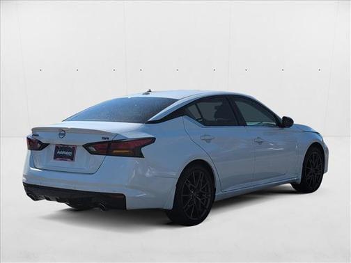 2025 Nissan Altima SR FWD
