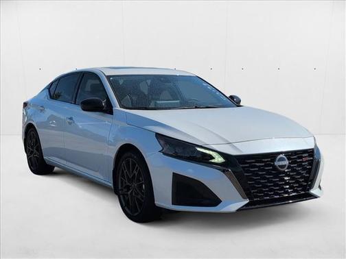 2025 Nissan Altima SR FWD