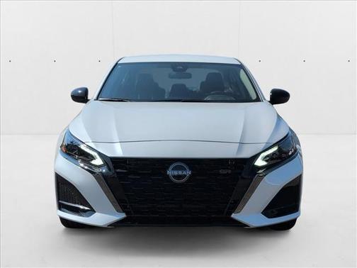 2025 Nissan Altima SR FWD