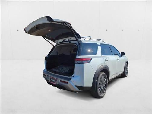 2025 Nissan Pathfinder SL FWD