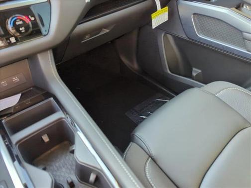 2025 Nissan Pathfinder SL FWD
