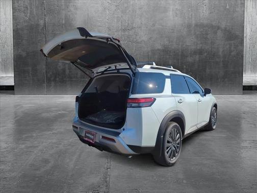 2025 Nissan Pathfinder SL FWD
