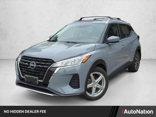 Boulder Gray Pearl 2023 Nissan Kicks SV