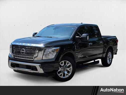 2023 Nissan Titan SV