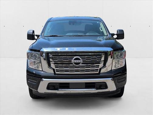2023 Nissan Titan SV