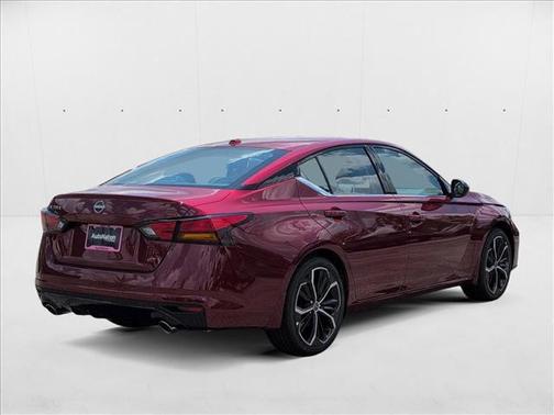 2025 Nissan Altima SR FWD