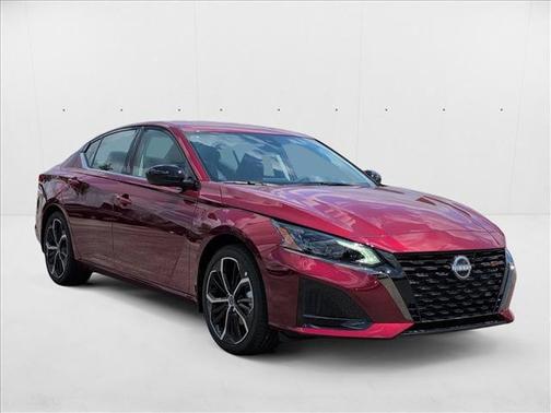 2025 Nissan Altima SR FWD