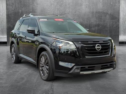 2023 Nissan Pathfinder SL 4WD