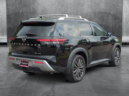 2023 Nissan Pathfinder SL 4WD