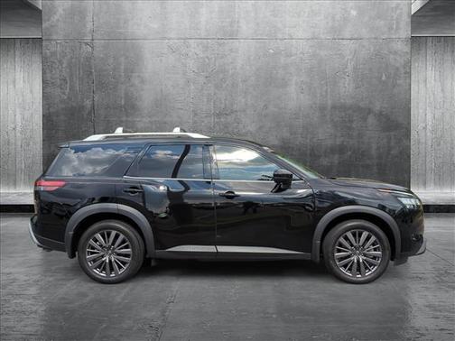 2023 Nissan Pathfinder SL 4WD