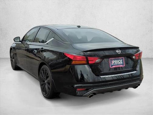 2022 Nissan Altima SR FWD