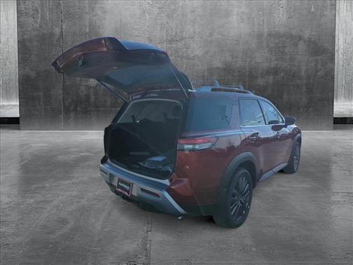 2025 Nissan Pathfinder SL FWD