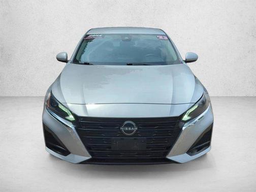 Brilliant Silver Metallic 2023 Nissan Altima 2.5 SV