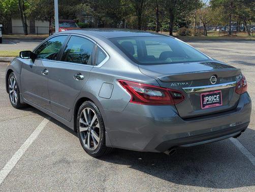 Gun Metallic 2017 Nissan Altima 2.5 SR