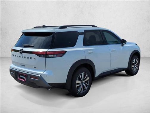 Everest White Pearl Tricoat 2026 Nissan Pathfinder SL