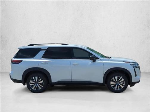Everest White Pearl Tricoat 2026 Nissan Pathfinder SL