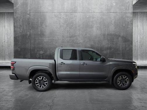 2025 Nissan Frontier SL