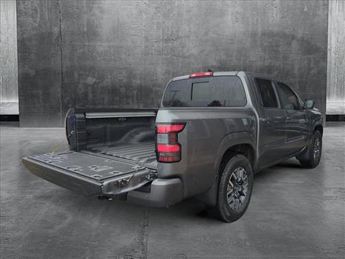2025 Nissan Frontier SL