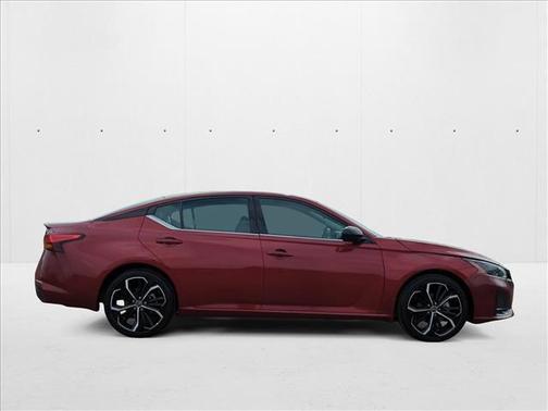 2023 Nissan Altima SR FWD