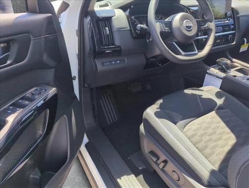 2025 Nissan Pathfinder SV FWD