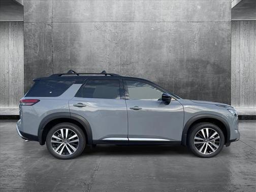 2025 Nissan Pathfinder Platinum FWD